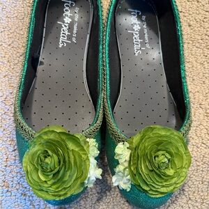 Green Floral Sparkle Flats